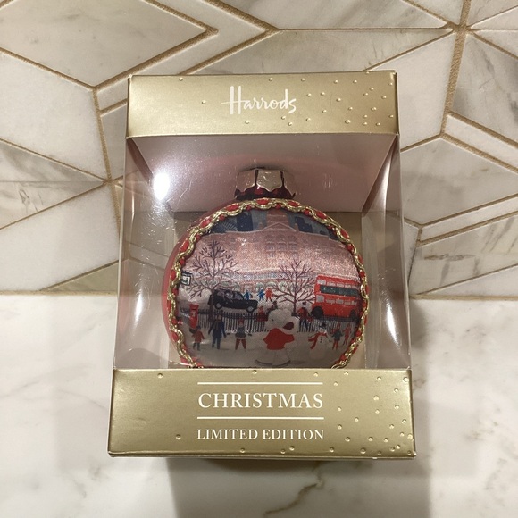 Harrods London Christmas Bear Silk Panel Round Christmas Tree Ornament - Picture 2 of 6